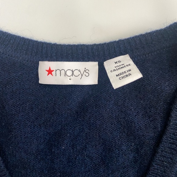 EUC. Macy’s 100% Cashmere Navy Blue Heather V-neck Sweater. - Picture 3 of 3